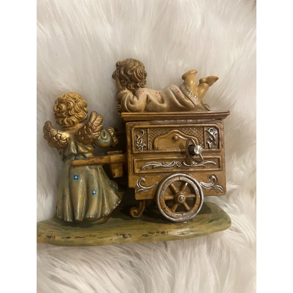 Italy Music Box Angels Christmas Plays Silent Night Hand Painted Style N43/M VTG